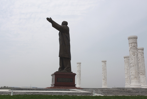 中国最大的孙中山雕塑在唐山港落成 阿特网-最